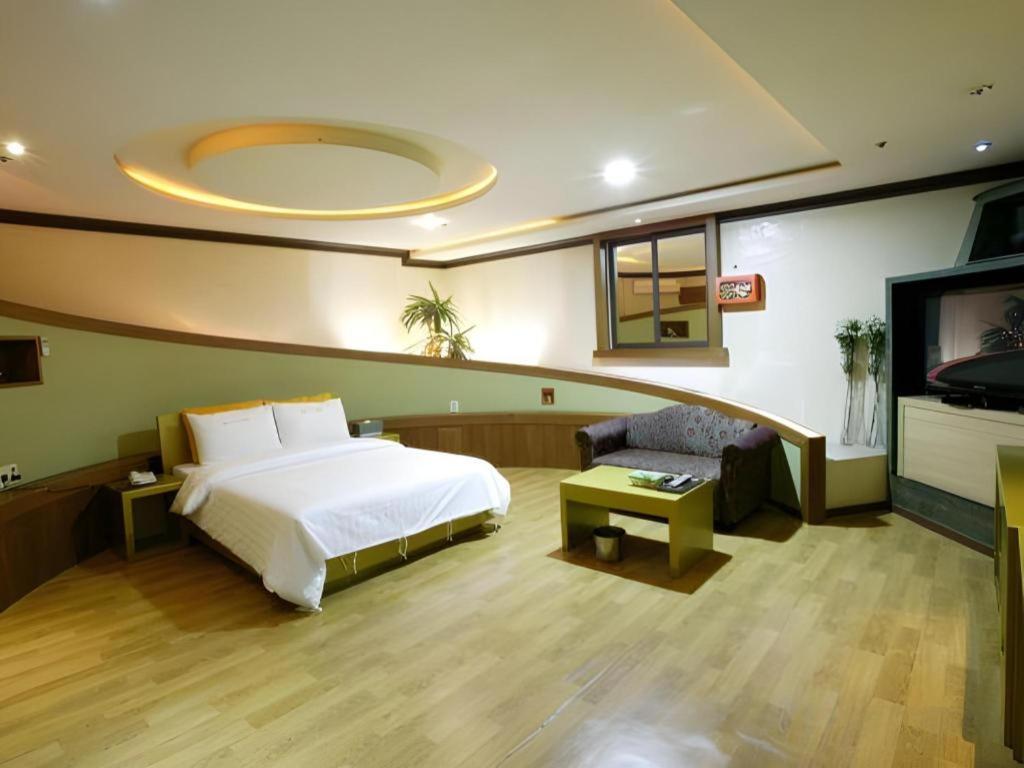 Hotel Head-One Uijeongbu Extérieur photo