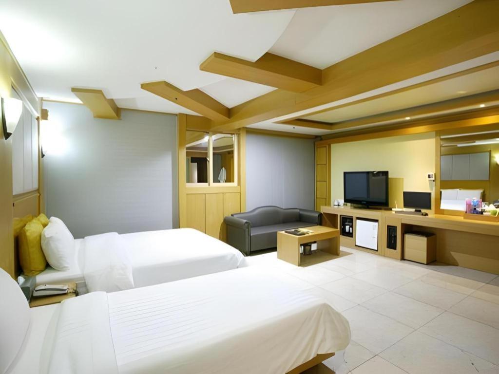 Hotel Head-One Uijeongbu Extérieur photo