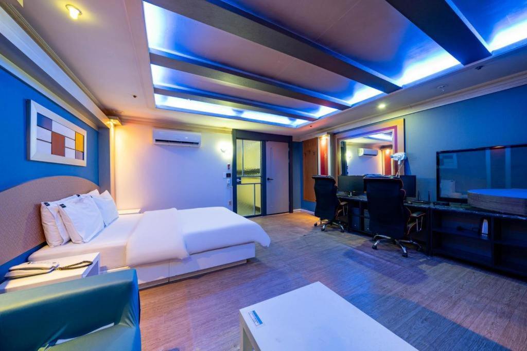 Hotel Head-One Uijeongbu Extérieur photo