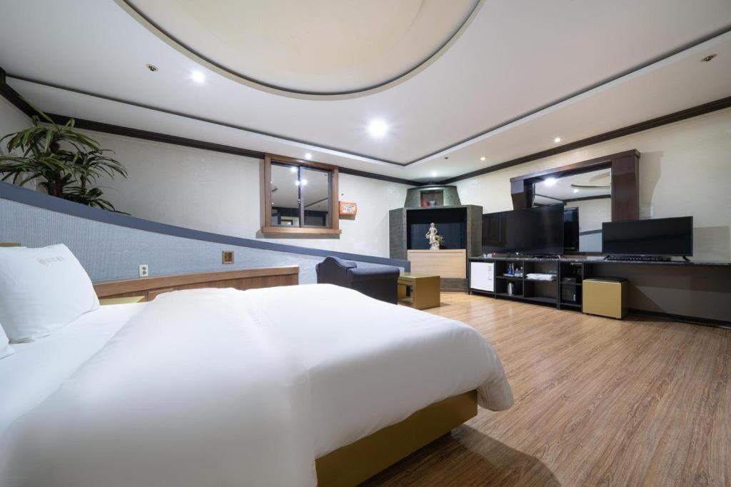 Hotel Head-One Uijeongbu Extérieur photo