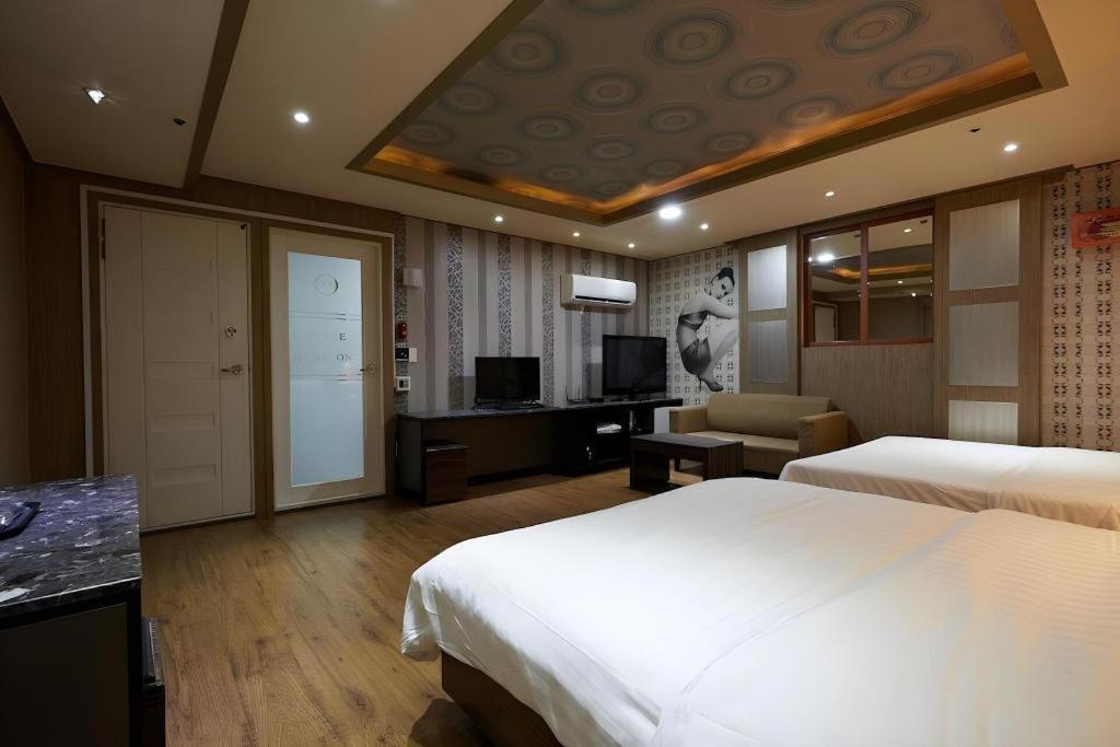 Hotel Head-One Uijeongbu Extérieur photo