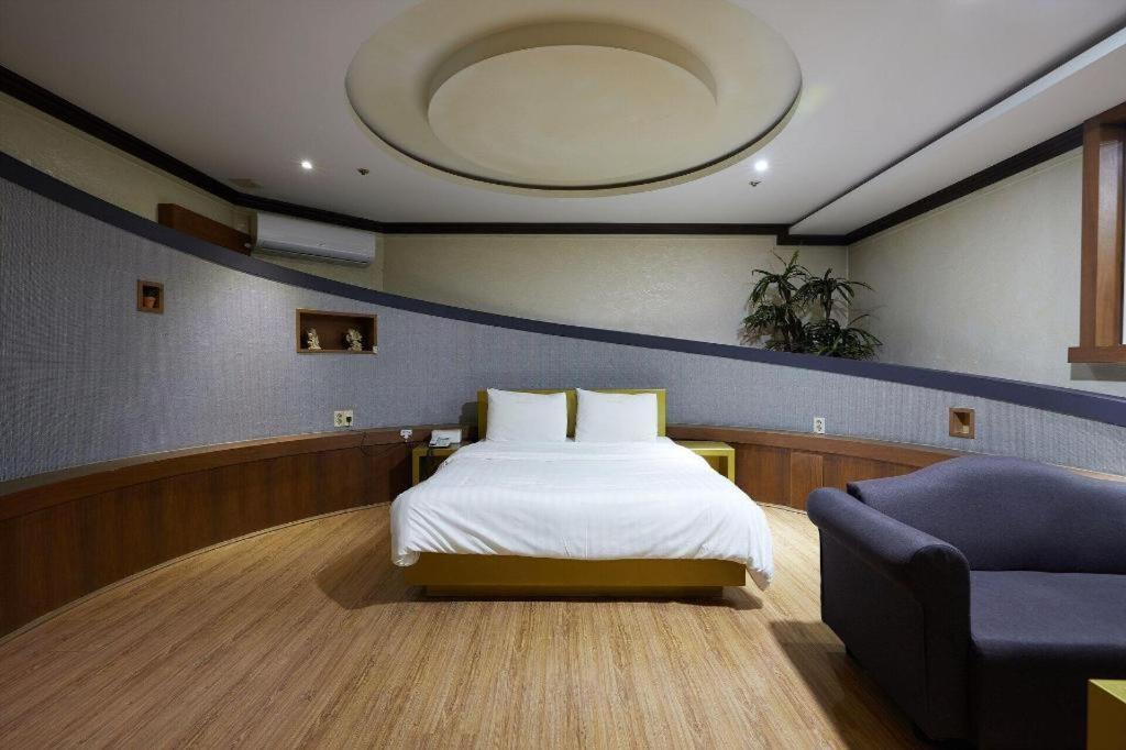 Hotel Head-One Uijeongbu Extérieur photo