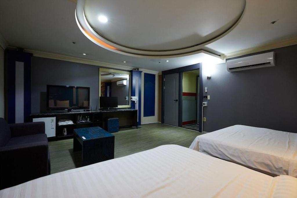 Hotel Head-One Uijeongbu Extérieur photo