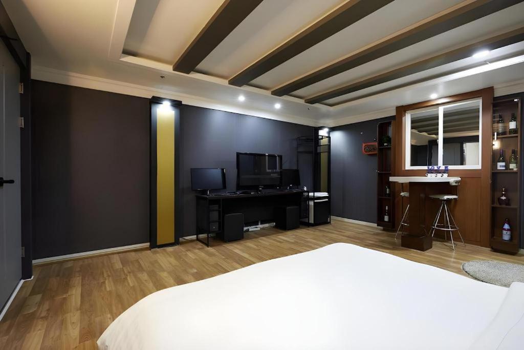 Hotel Head-One Uijeongbu Extérieur photo