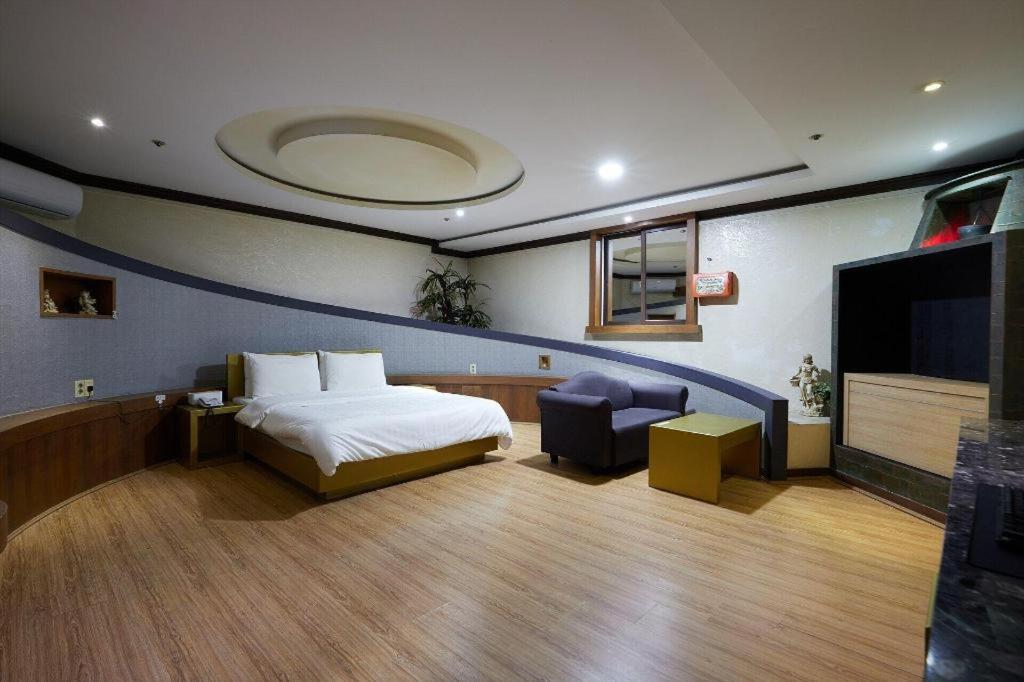 Hotel Head-One Uijeongbu Extérieur photo
