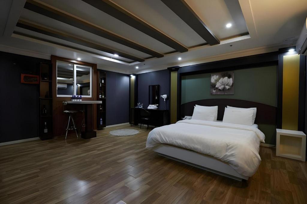Hotel Head-One Uijeongbu Extérieur photo