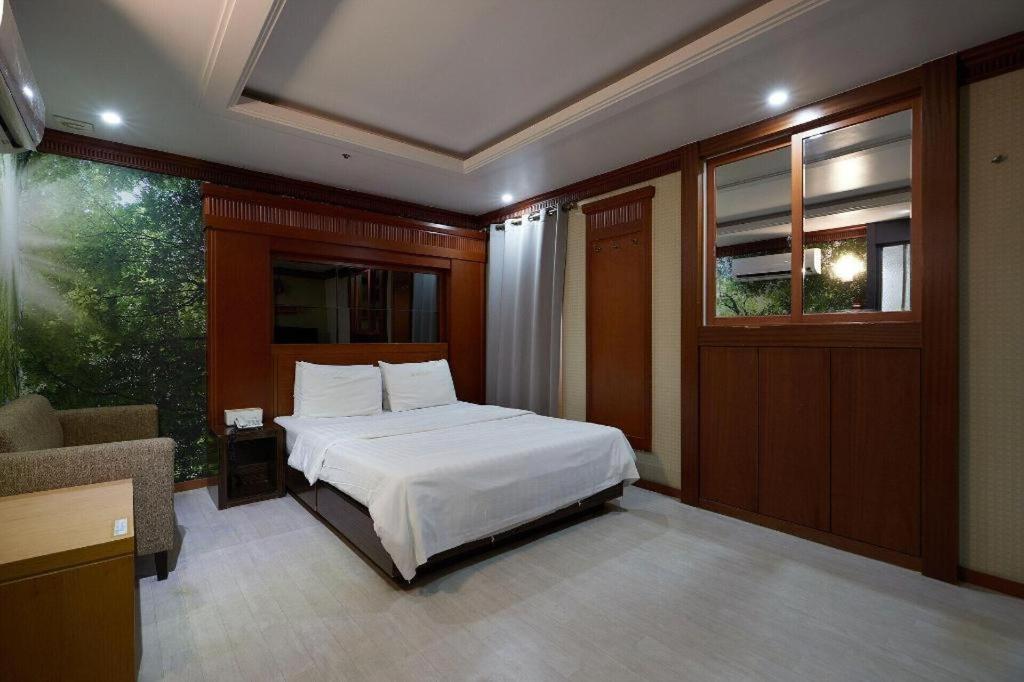Hotel Head-One Uijeongbu Extérieur photo